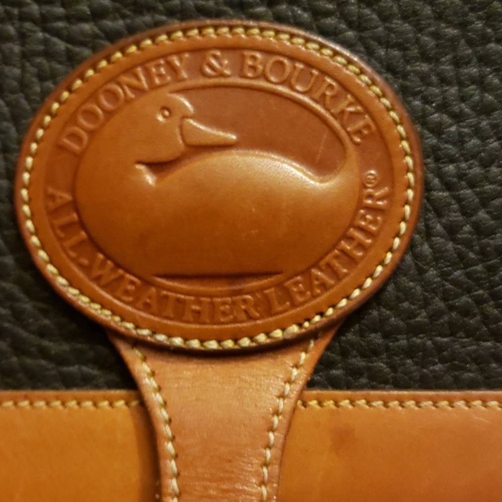 Dooney & Bourke P81 mini rectangular Surrey bag